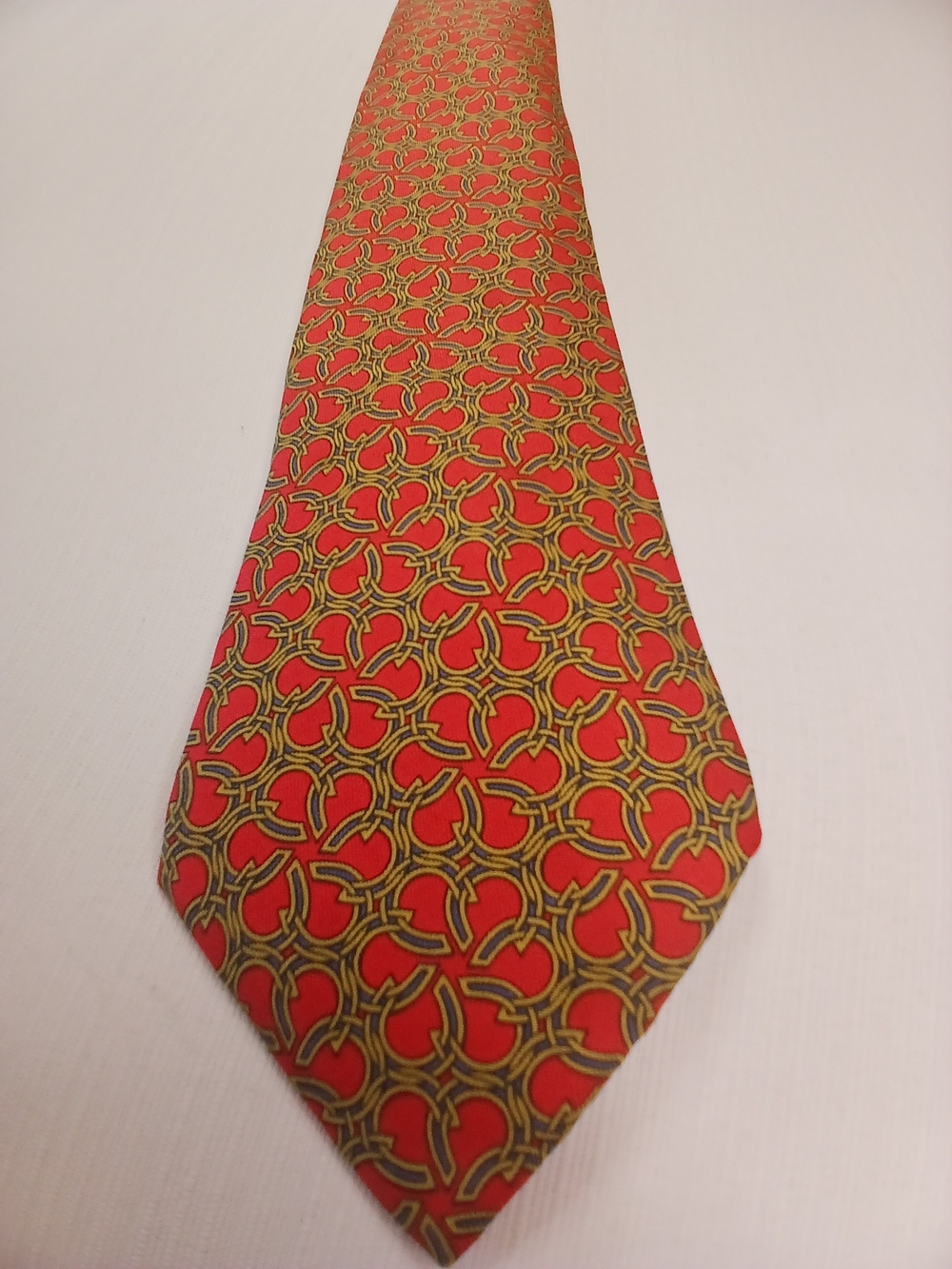 Vintage Hermes Paris 7581 SA Red with Interlocking Gold Horseshoe Chain France.